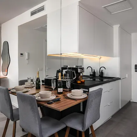 Wroc'love By Me &301 Legnicka & Self Check-in 24h & Lift & Air Conditioning *